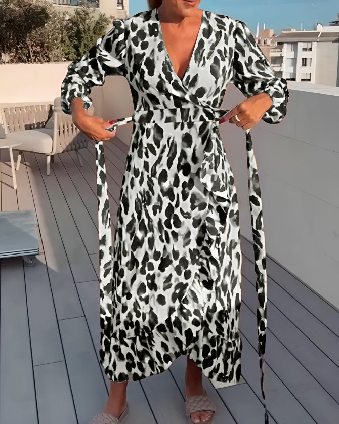 Sophia - Bold Leopard Dress