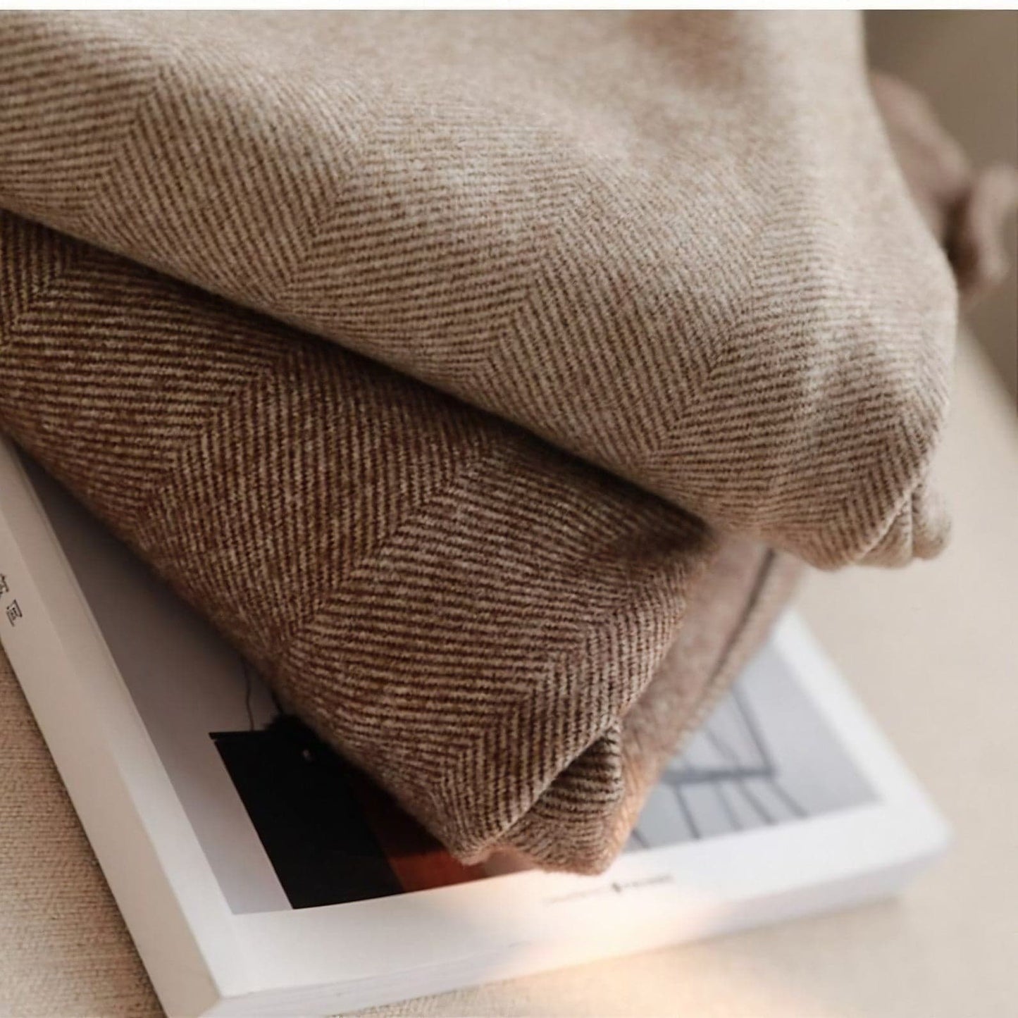 Lennart - Sharp Modern Elegance