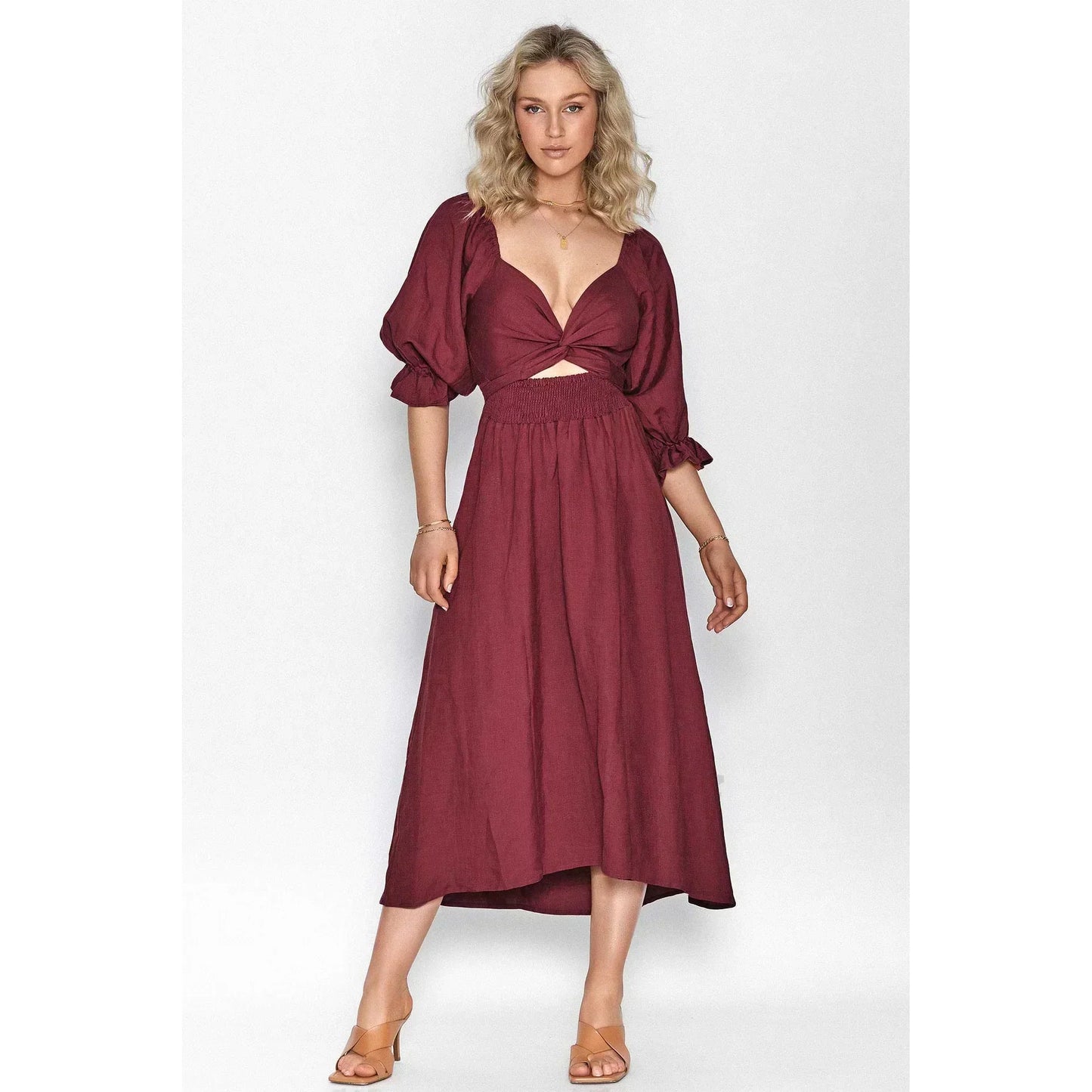 Kyara - Elegant Ruffled Dress