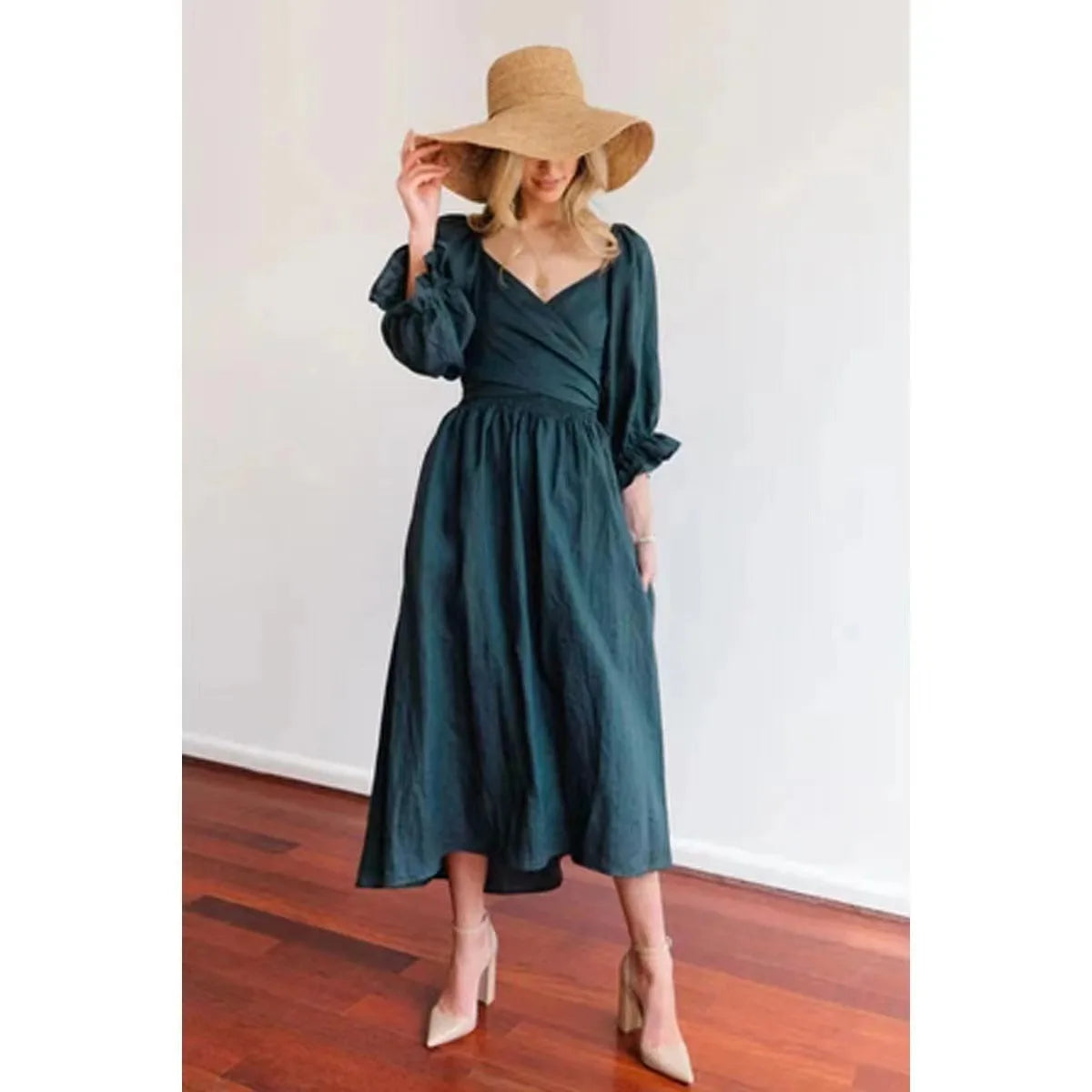 Kyara - Elegant Ruffled Dress