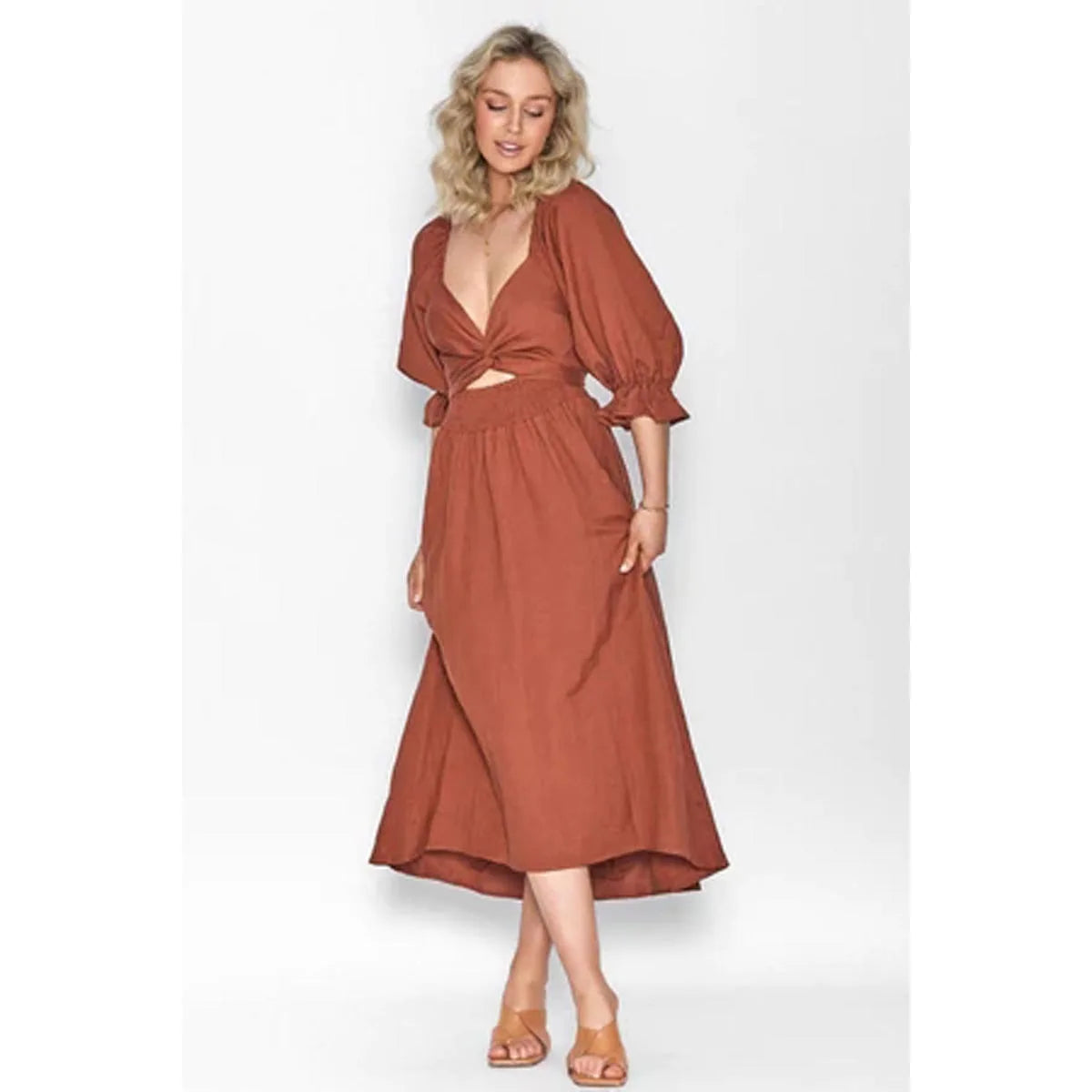 Kyara - Elegant Ruffled Dress