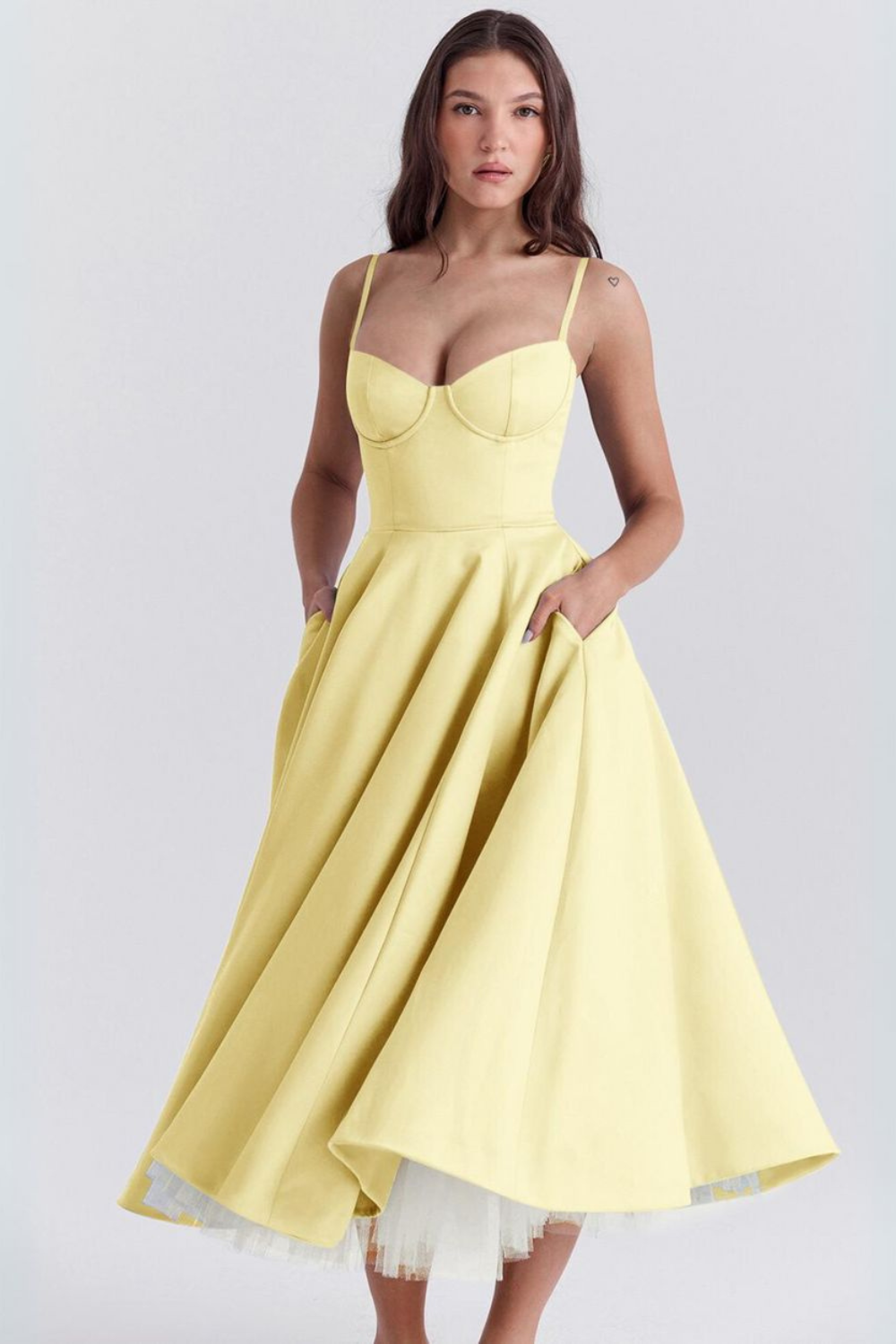 Louane - Elegant Midi Dress