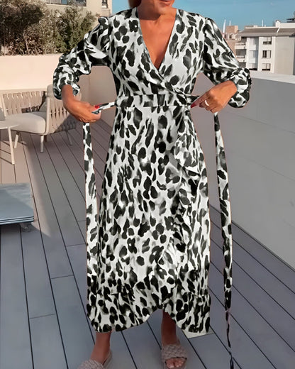 Sophia - Bold Leopard Dress