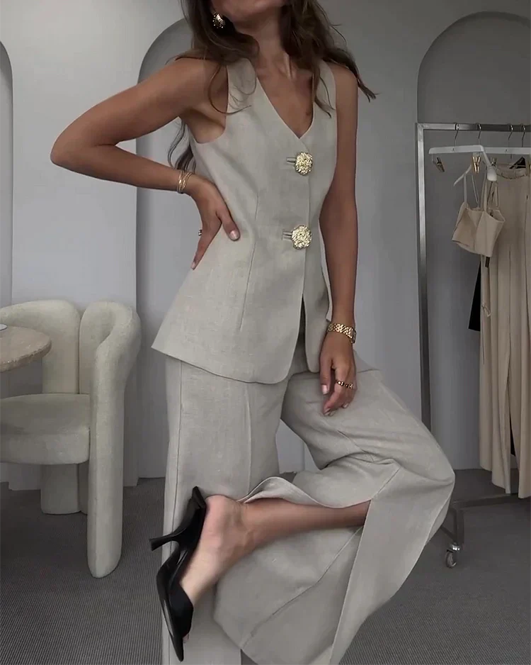 Julia - Sophisticated Chic Costume