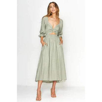 Kyara - Elegant Ruffled Dress