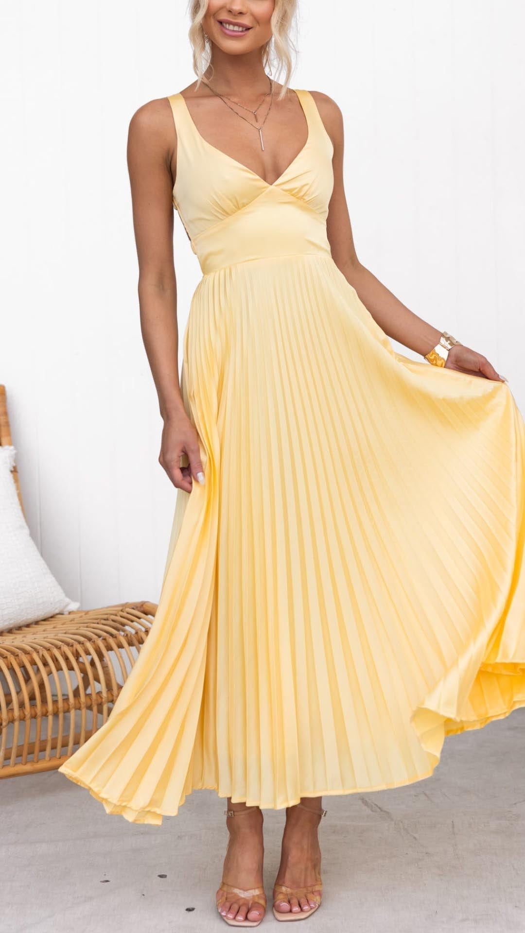 Inaya - Elegant Pleated Long Dress