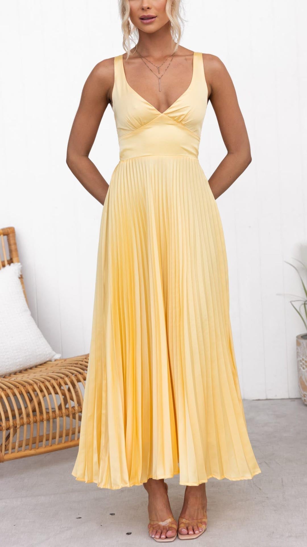 Inaya - Elegant Pleated Long Dress